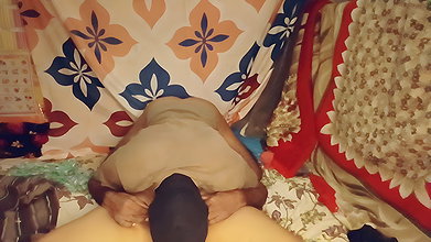 Birthday pooja gift aunty desi part – viral clip