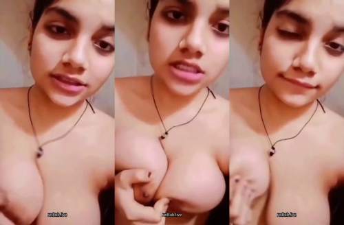 Super Horny Girl Pressing Boobs Desi